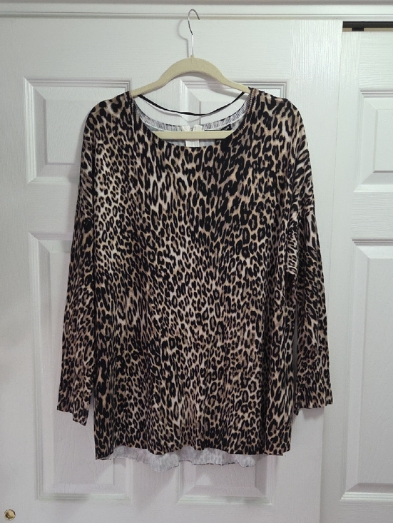 Cable & Gauge Tops - Cable & Gauge Leopard Print Lightweight Sweater